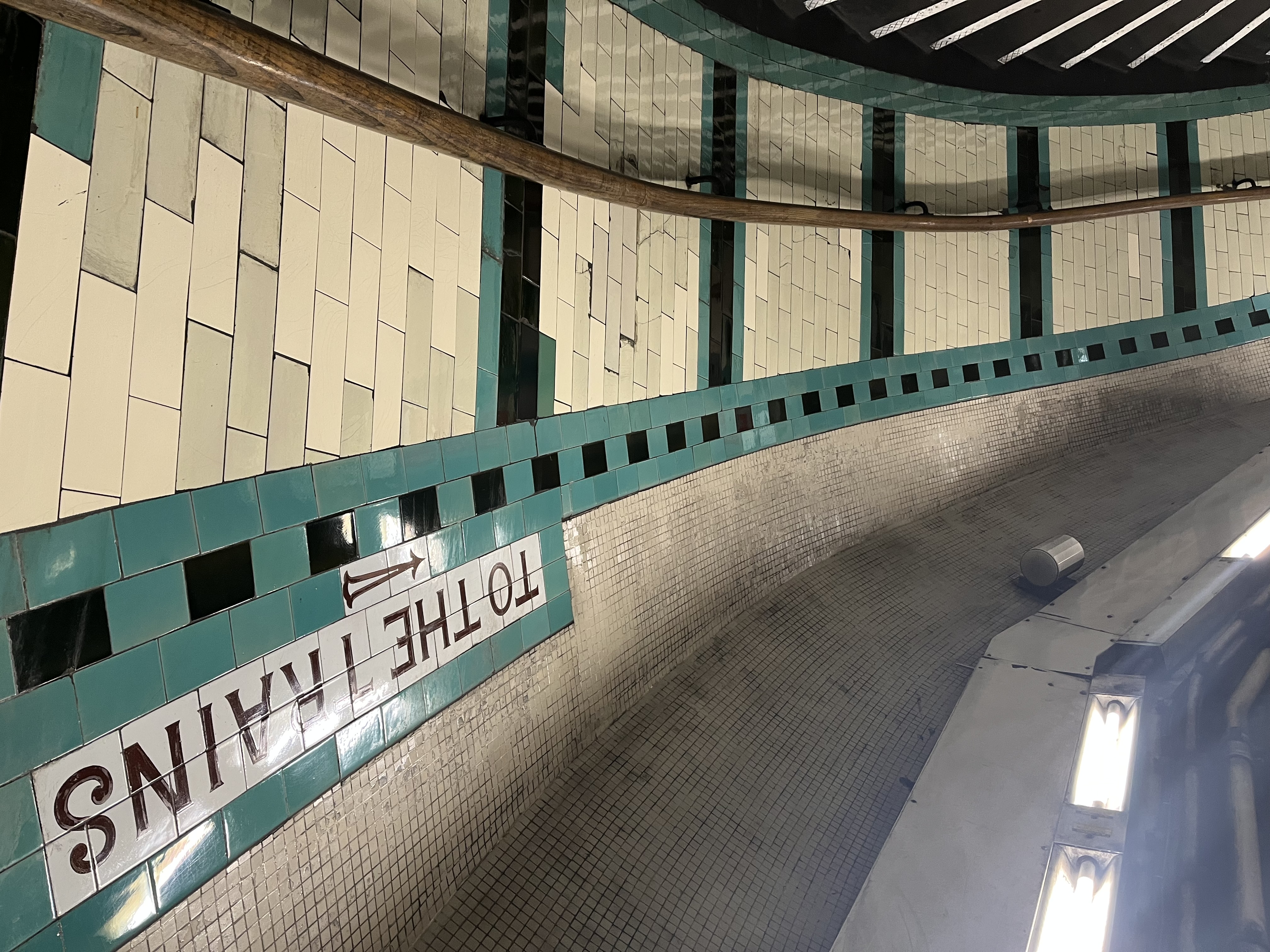 wmed relative|center