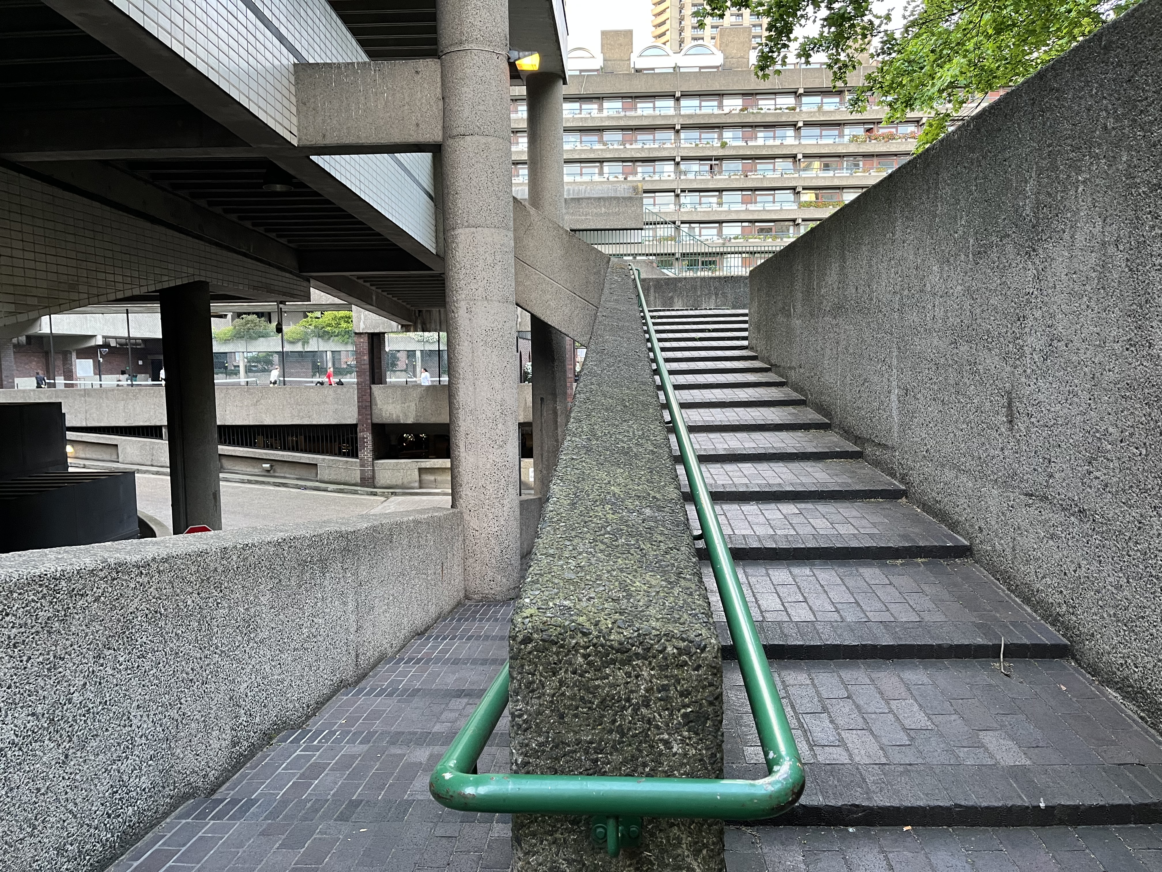 wmed relative|center