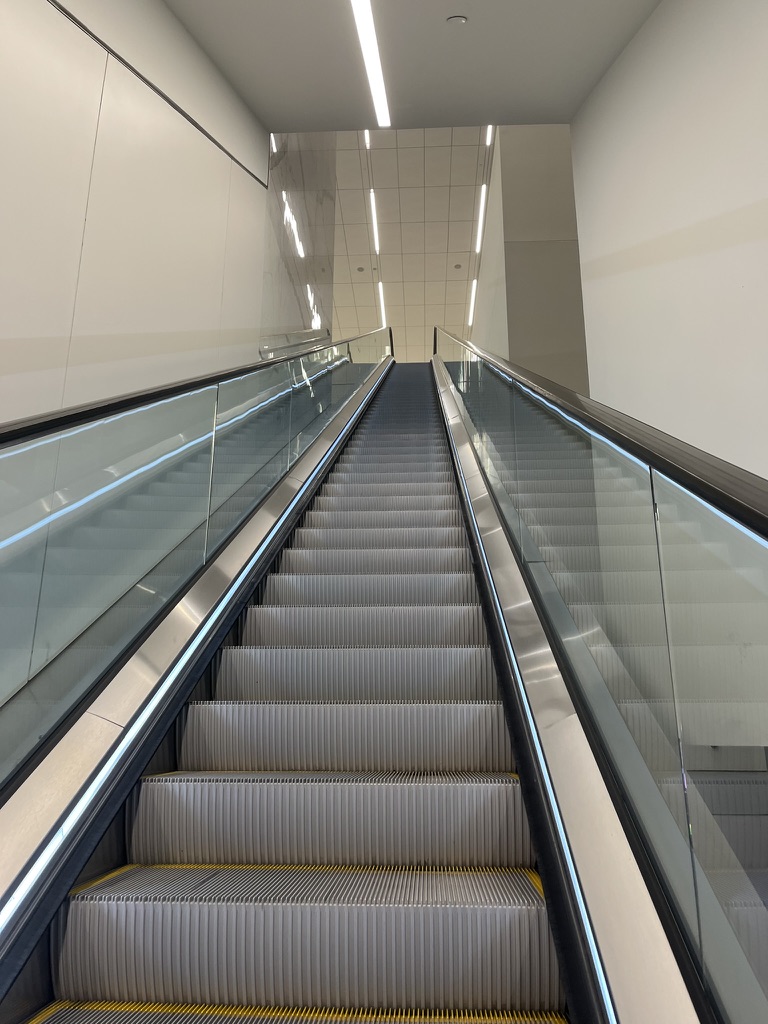 wmed relative|center